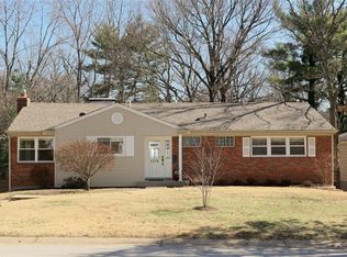 1276 Bridle Rd, Saint Louis, MO 63119