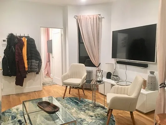 Rented by Mossanen Group | media 14