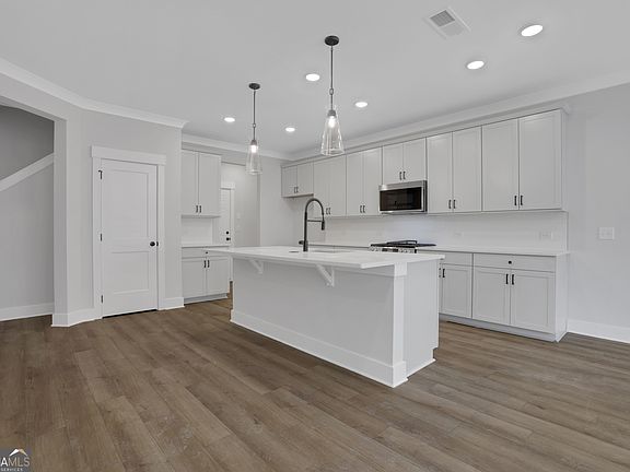 7th image of this home