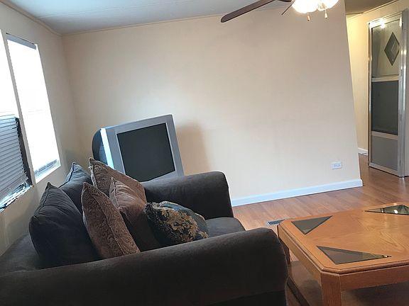 2nd image of 419 Fontelieu Dr