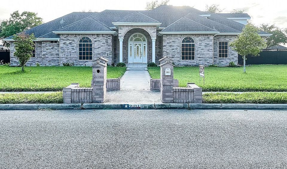 1st image of 2101 N Roy Dr