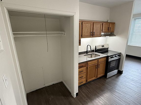 4th image of 123 E Iowa Ave #5