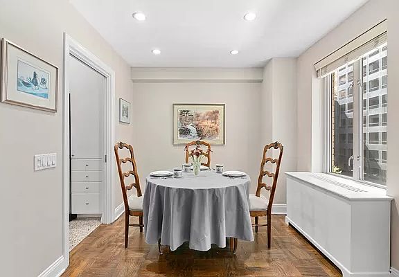 3rd image of 200 E 57th St APT 5K