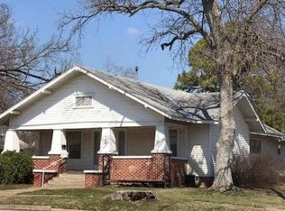 823 E 9th St, Pawhuska, OK 74056