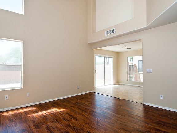 5th image of 3719 E Inverness Ave Unit 32