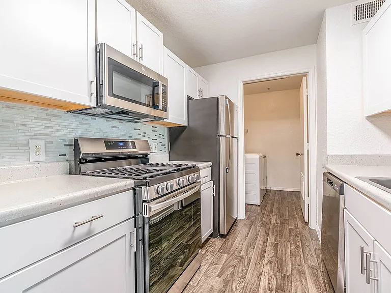 Coastline Cove Apartment Homes — Photo 12
