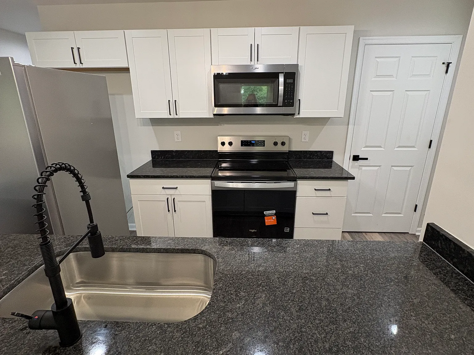 3 bed, 1316 sqft, $1,750 — Photo 2