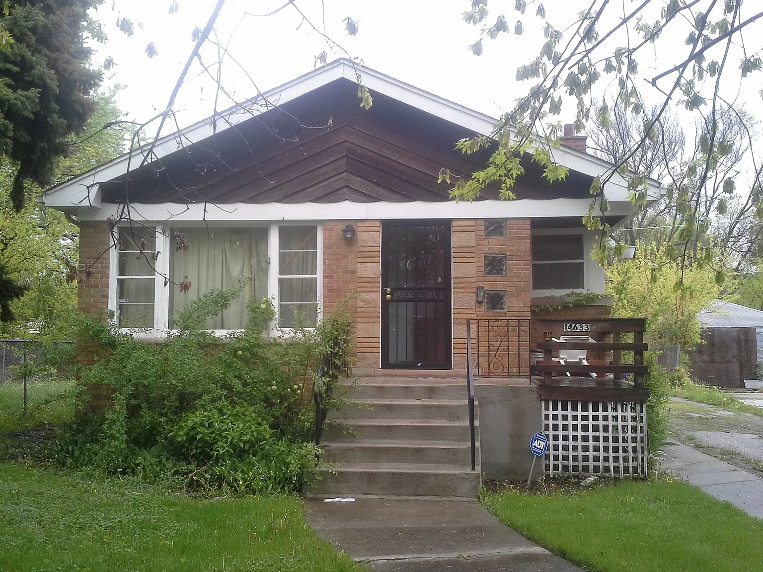 14633 State St photo 1