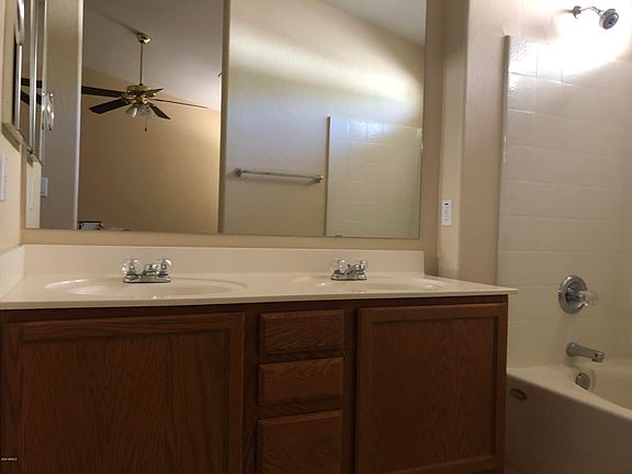 4th image of 1107 E Monona Dr
