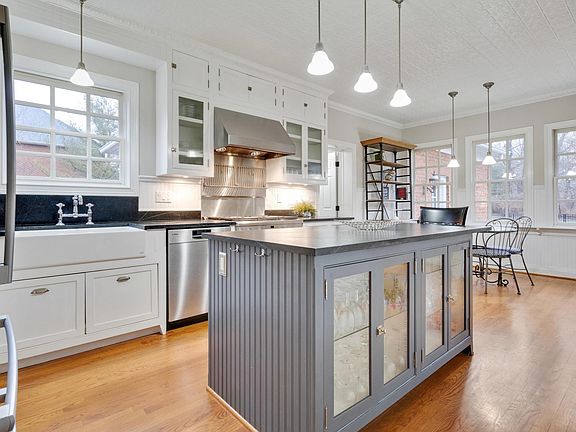 4th image of 5076 Whyte House Ln