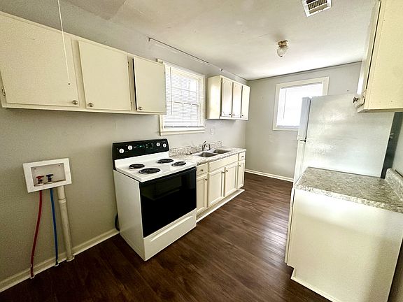 5th image of 601 E Adair St