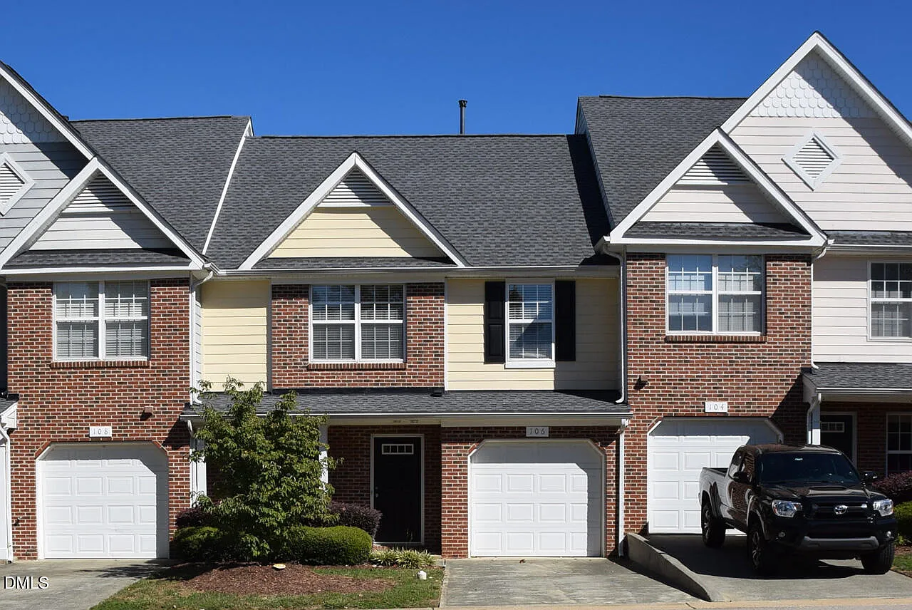 3 bed, 2.5 bath, 1643 sqft, $1,895 — Photo 1