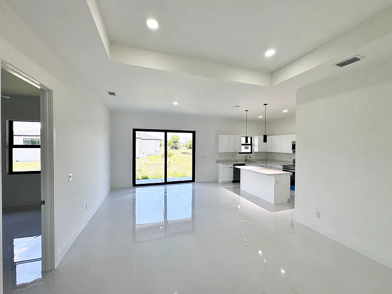 4206 NW 32nd Ln — Photo 10