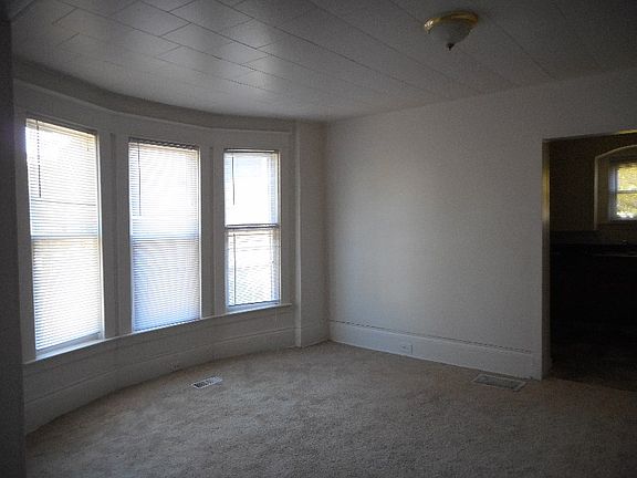3rd image of 804 E Clara St