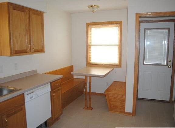 4th image of 2711 N Newton Avenue N
