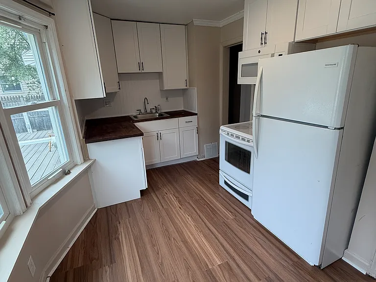25428 Hopkins St #1 — Photo 12
