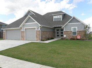 10017 NW 97th St, Yukon, OK 73099