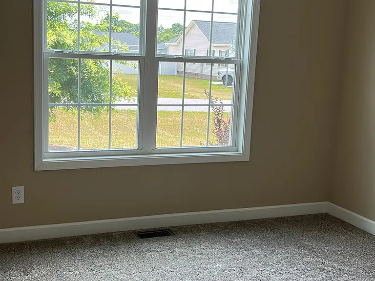 118 Portman Ln — Photo 16