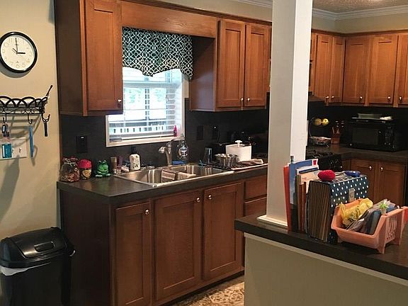 3rd image of 51 Meadow Creek Ct