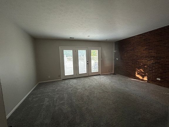 3rd image of 4040 Massie Ave #0