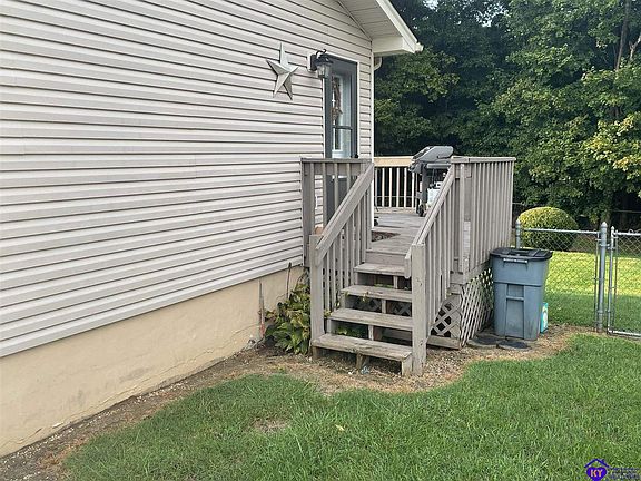 4th image of 803 Charlene Dr