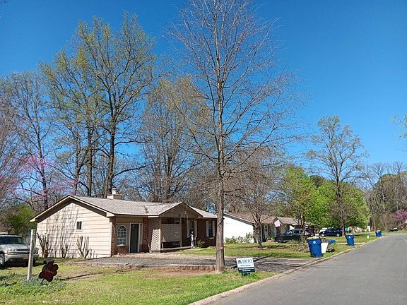 5th image of 24 Meadowlark Dr