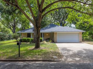 1200 Hollis Dr, Brenham, TX 77833