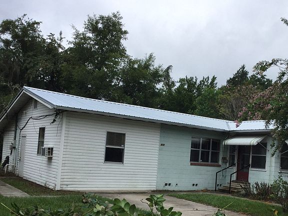 2nd image of 870 SE Saint Johns St