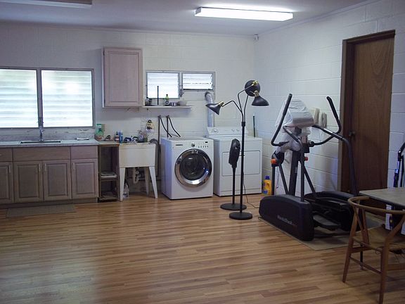 4th image of 3630 Sierra Dr