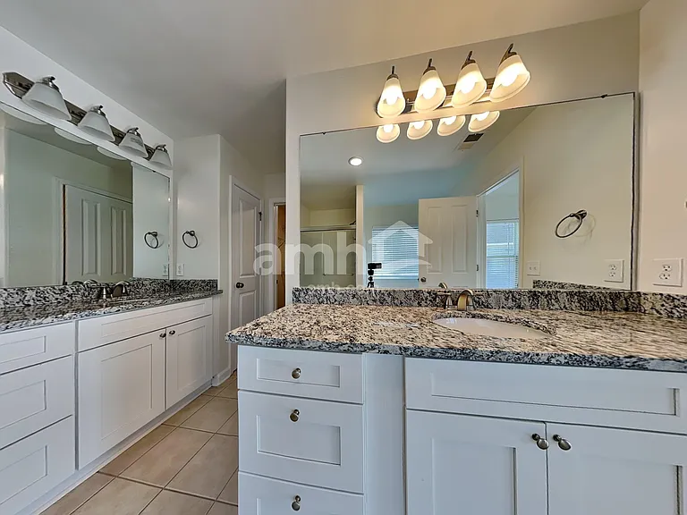 105 Summer Hill Ct — Photo 12