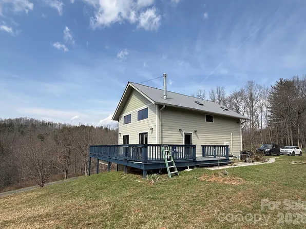 26 Nora Ln, Bakersville, NC 28705
