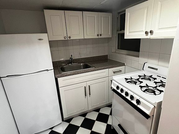 5th image of 8 E 30th St APT 3D