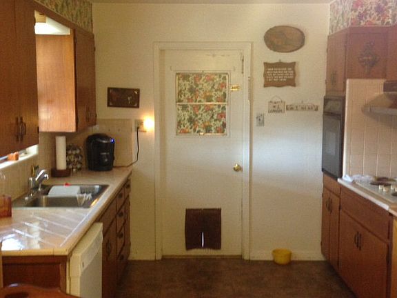 3rd image of 3629 Redbud Ave