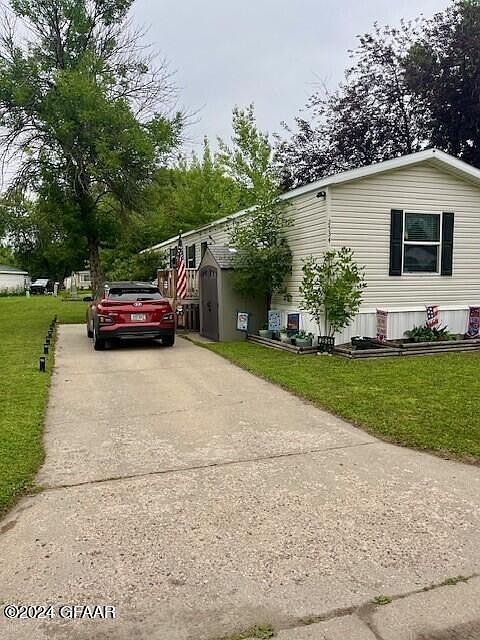 2nd image of 2534 Huntington Park Dr
