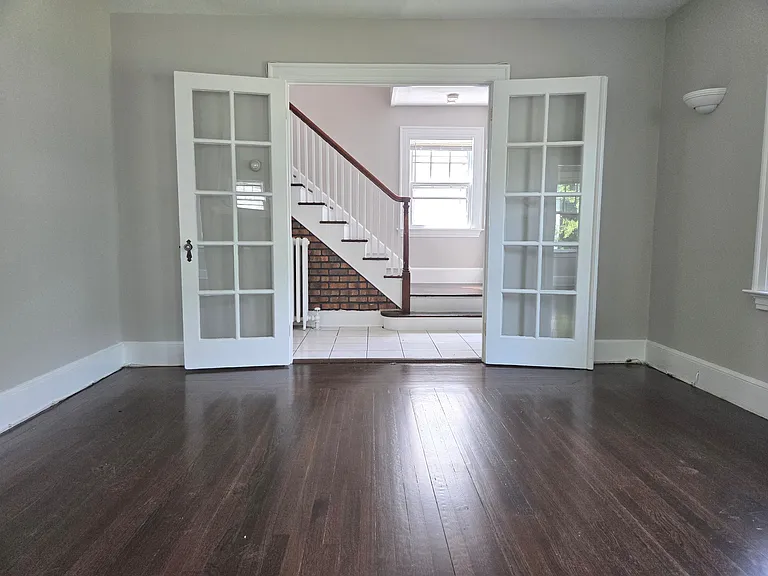310 Putnam Ave — Photo 5