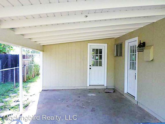 3rd image of 1400 Anita St