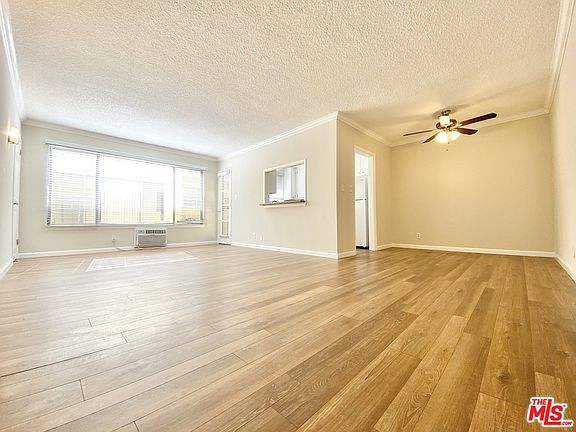 4th image of 1033 N Ogden Dr #2