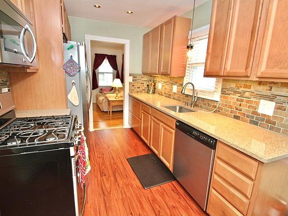 3rd image of 1216 Hillsdale Ave
