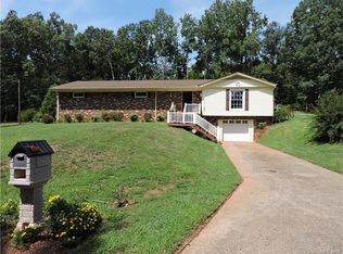 60 Forest Park Dr, Denton, NC 27239