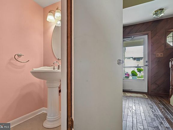 4th image of 33 Windsor Mews
