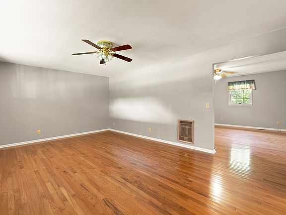 2nd image of 165 Sycamore Loop