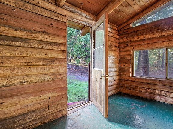 4th image of 509 Marble Mountain Rd