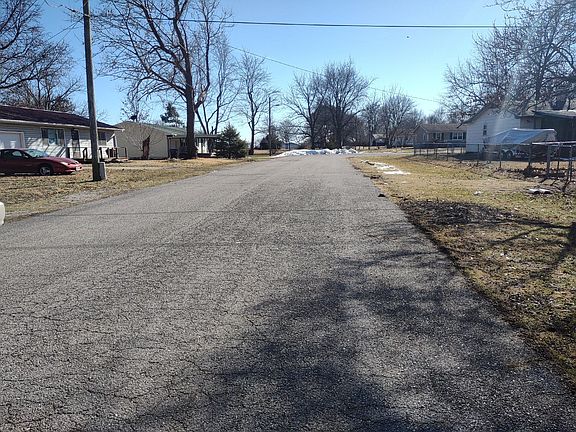 5th image of 605 Kevin Dr