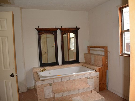 2nd image of 3437 Fulton St