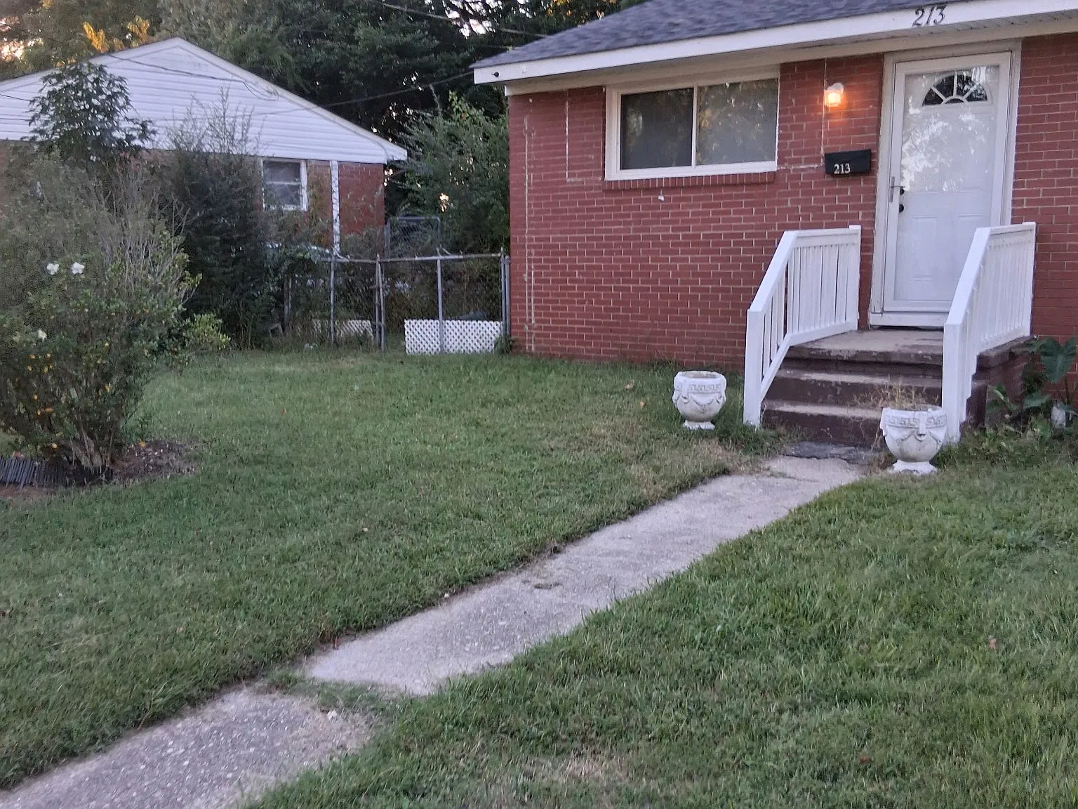 3 bed, 950 sqft, $1,650 — Photo 2