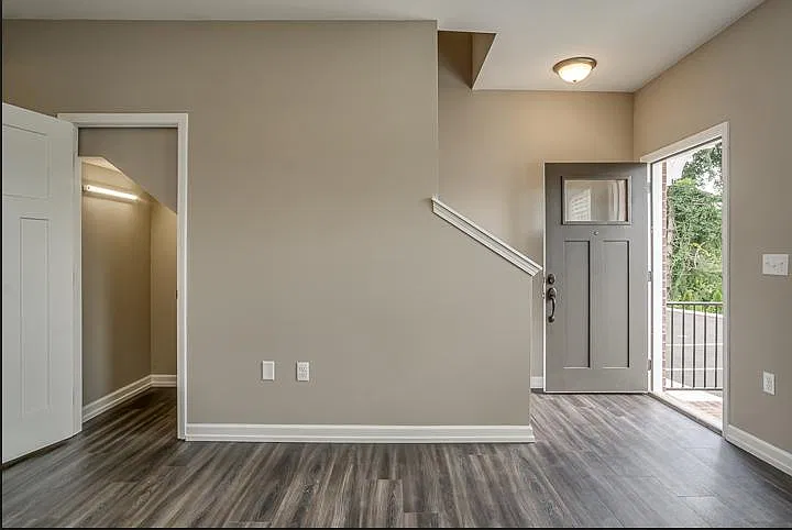 2 bed, 2.5 bath, 1100 sqft, $1,350 — Photo 2