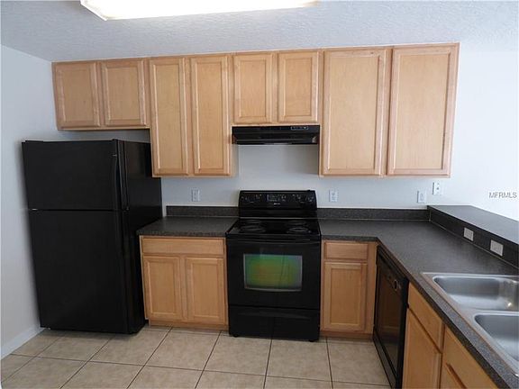 3rd image of 2857 Cliffe Ct
