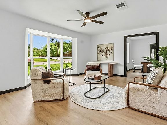 3rd image of 3300 Knight Ln