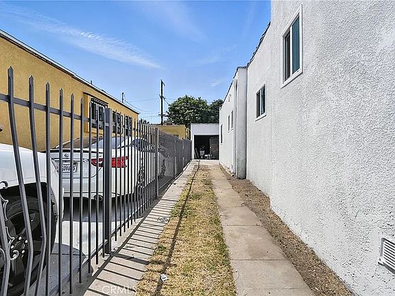 3rd image of 1458 W 80th St