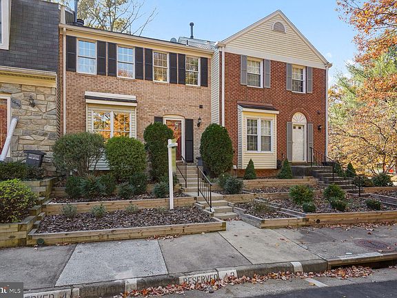2nd image of 10641 Lakeside Oak Ct